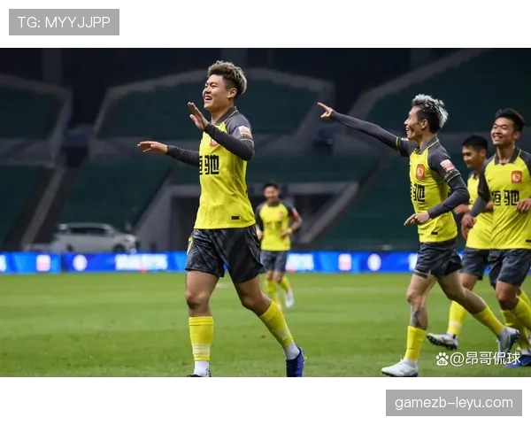 塔雷米独特射门技术闪耀赛场，助球队稳健前行引球迷热议