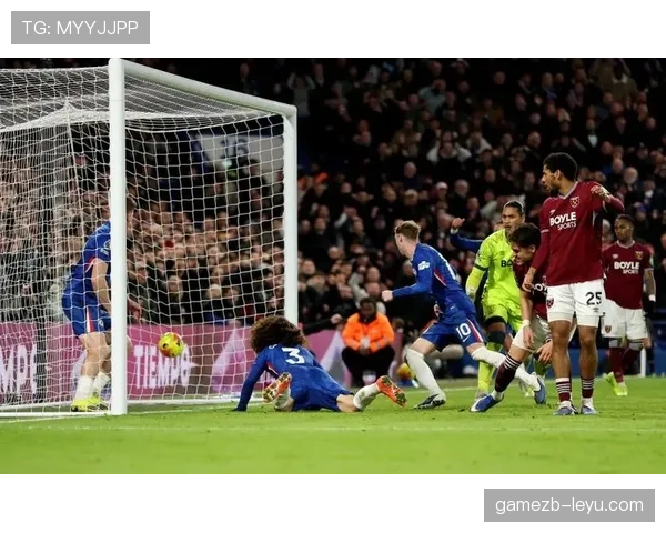 恩佐英超表现平平:战术适配与比赛节奏如何限制其发挥 恩佐英超表现平平:战术适配与比赛节奏如何限制其发挥